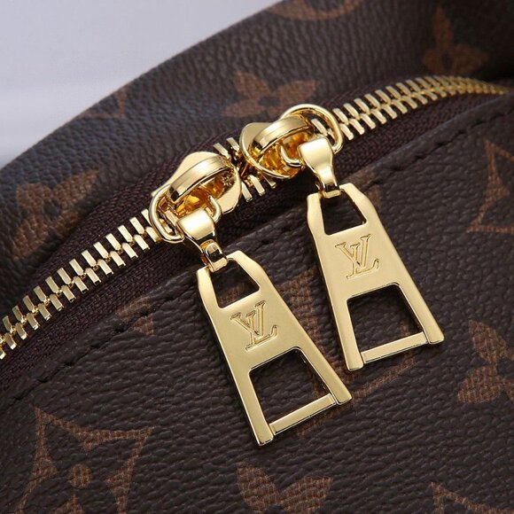 🌾Louis Vuitton Bumbag Brown Monogram Canvas Messenger Bag - Picture 4 of 9